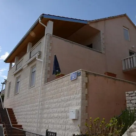 Iva Apartman